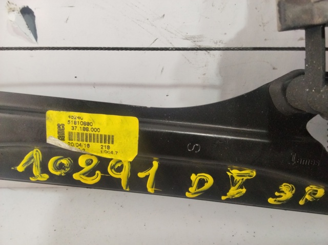 Mechanizm podnoszenia szyby drzwi przednich lewych 51810880 OPEL