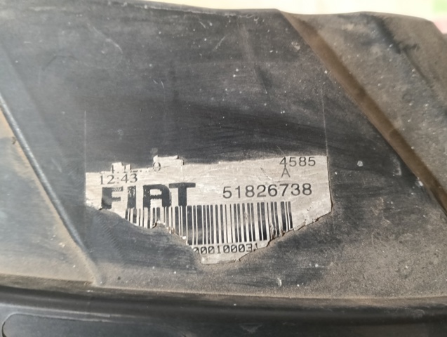 Reflektor prawy 51826738 FIAT