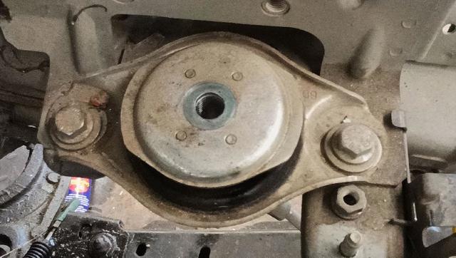 Kupić Poduszka (podpora) silnika lewa Fiat Panda II 169A w dobrej cenie