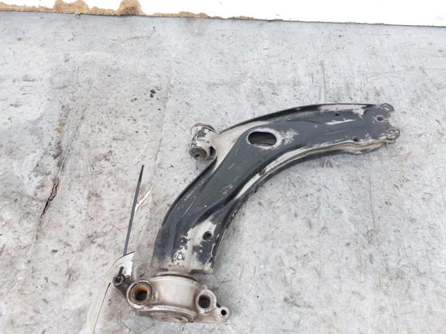 Wahacz zawieszenia przedniego dolny lewy 51866701 FIAT