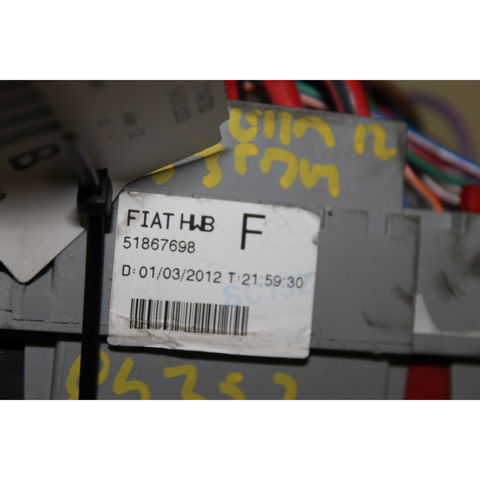 Skrzynka bezpieczników 51867698 FIAT