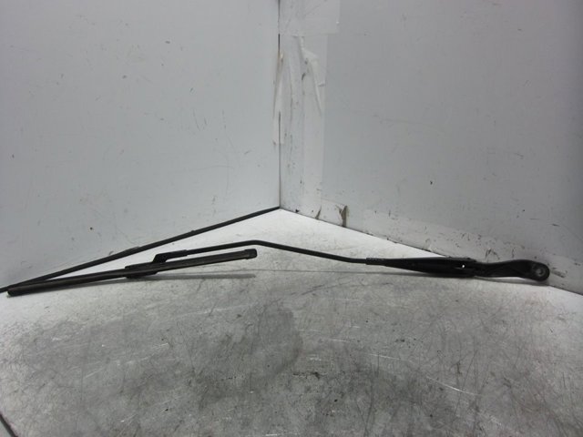 Ramię wycieraczki szyby przedniej Fiat Doblo 2 263