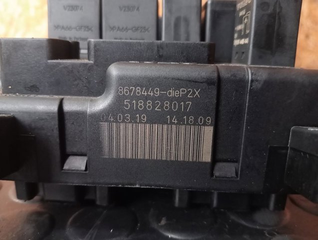 Skrzynka bezpieczników 518828017 VOLVO