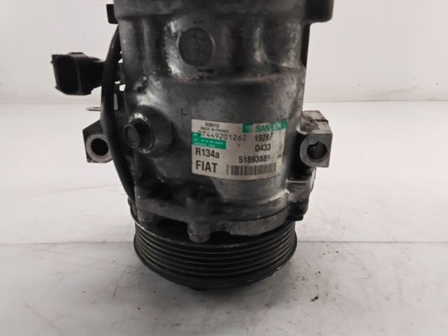 Sprężarka klimatyzacji 51893889 OPEL