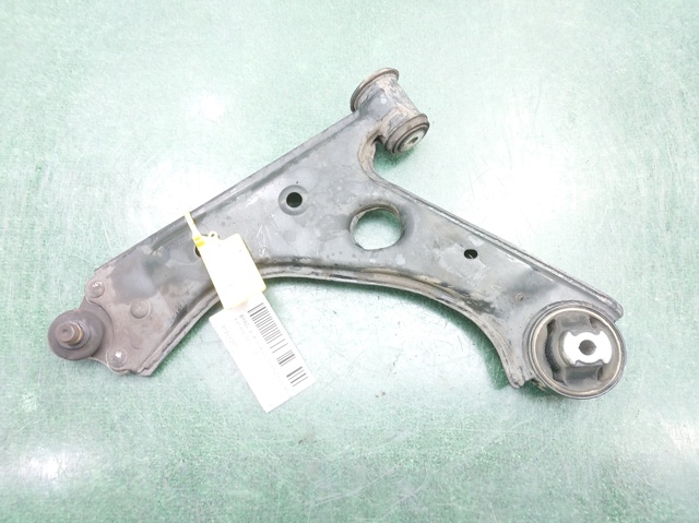 Wahacz zawieszenia przedniego dolny lewy 51895367 FIAT