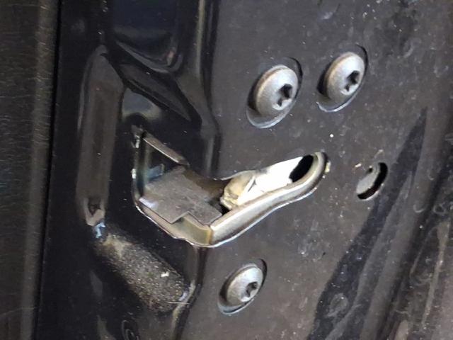 Zamek drzwi przednich prawych 51983944 FIAT