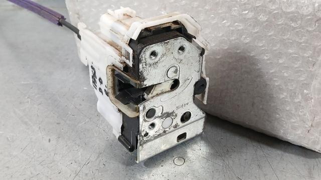 Zamek drzwi przednich prawych 51983944 FIAT