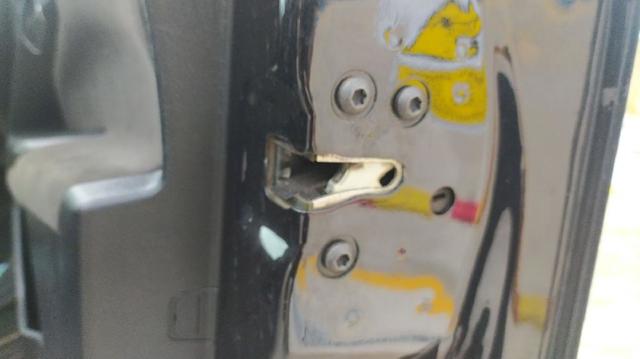 Zamek drzwi przednich prawych 51983944 FIAT