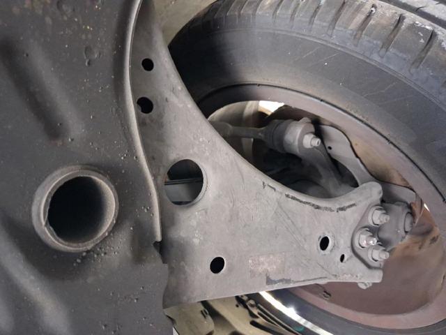 Wahacz zawieszenia przedniego dolny lewy 52011612 FIAT