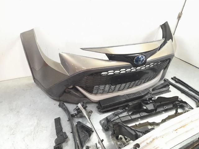 Zderzak przedni Toyota Corolla E21