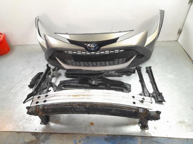 Zderzak przedni Toyota Corolla E21