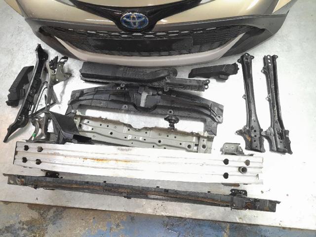 Zderzak przedni Toyota Corolla E21