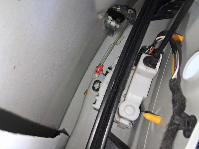 Zamek drzwi przednich prawych 52191860 FIAT
