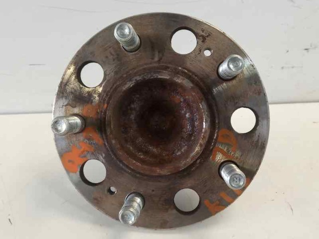 Piasta tylna 527102E100 HYUNDAI