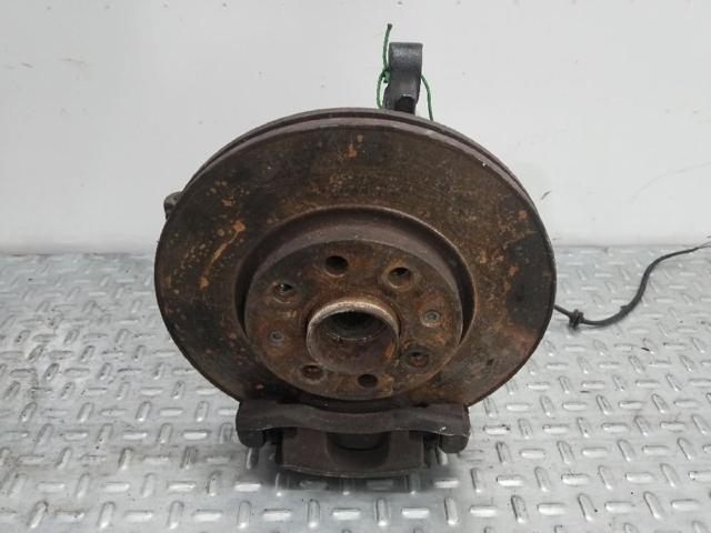 Czop (zwrotnica) przedni lewy 5308053 OPEL