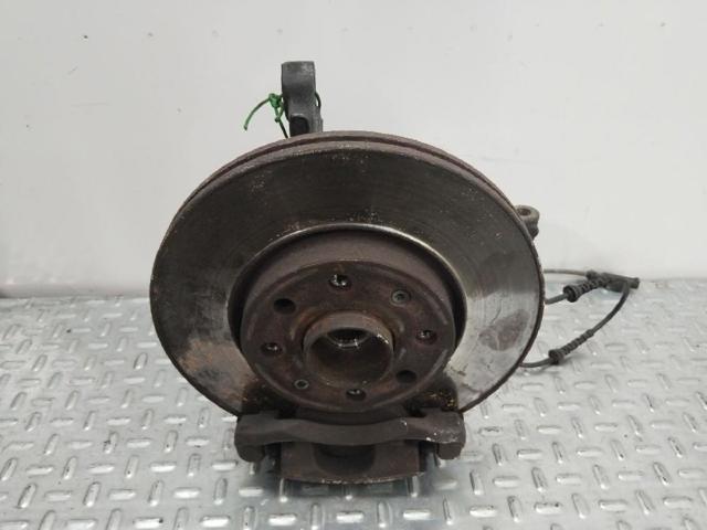 Czop (zwrotnica) przedni prawy 5308054 OPEL