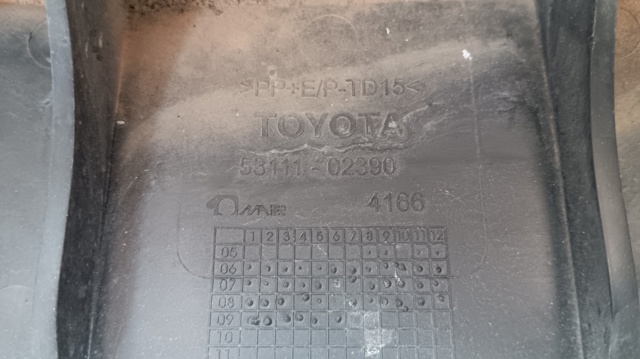 Atrapa chłodnicy Toyota Auris E15