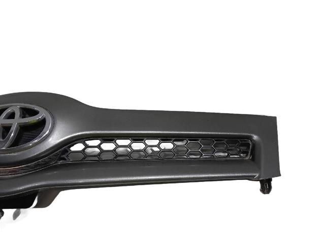 Atrapa chłodnicy 531110F020 TOYOTA