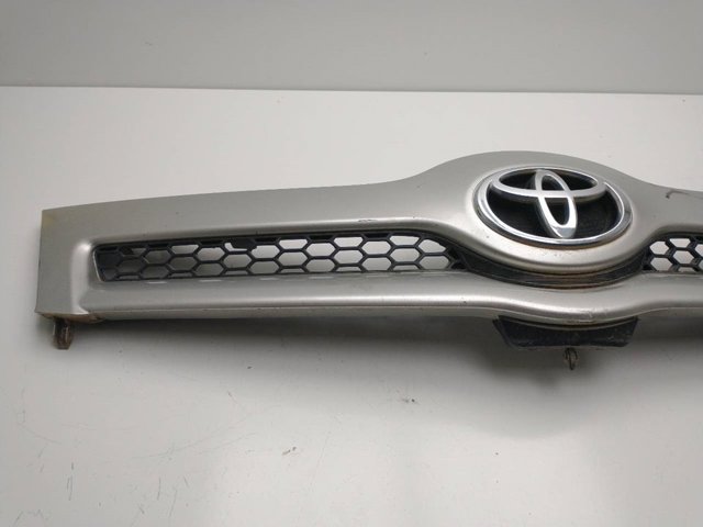 Atrapa chłodnicy 531110F020 TOYOTA