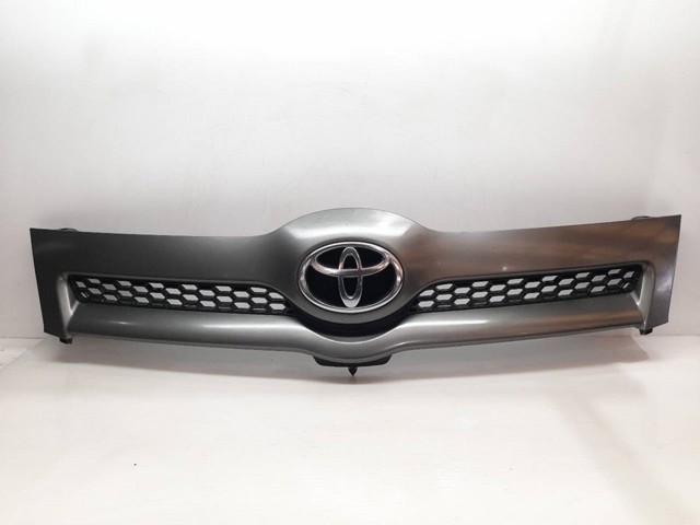 Atrapa chłodnicy 531110F020 TOYOTA