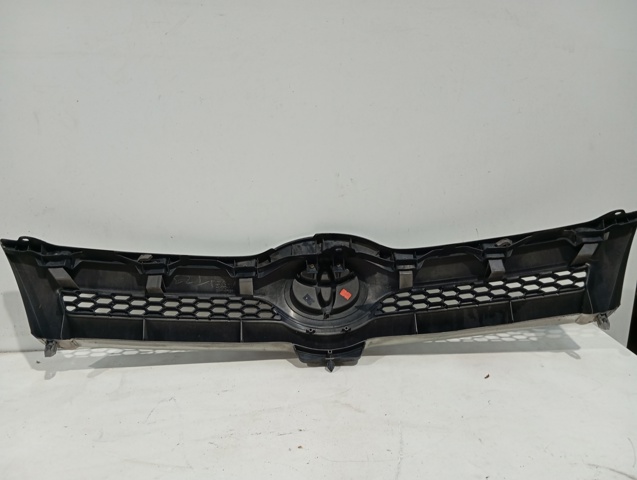 Atrapa chłodnicy 531110F020 TOYOTA