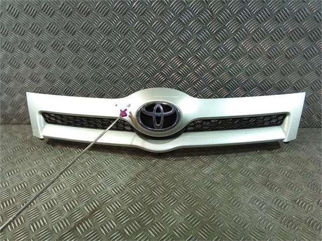 Atrapa chłodnicy 531110F020 TOYOTA