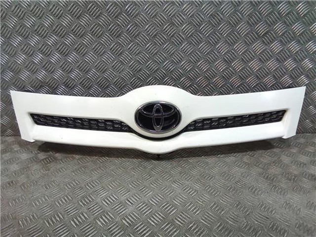 Atrapa chłodnicy 531110F020 TOYOTA