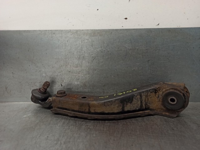 Wahacz zawieszenia przedniego dolny prawy 5352012 OPEL
