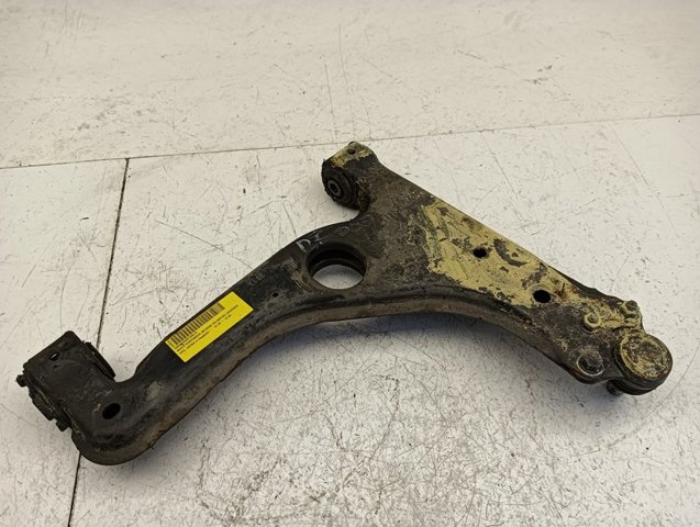 Wahacz zawieszenia przedniego dolny lewy 5352016 OPEL
