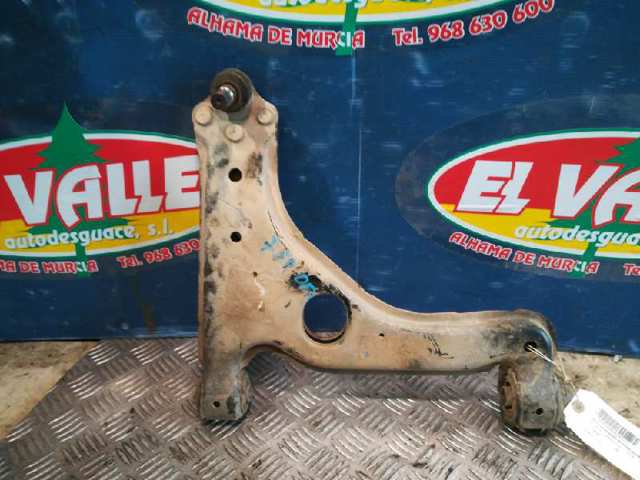 Wahacz zawieszenia przedniego dolny prawy 5352030 OPEL