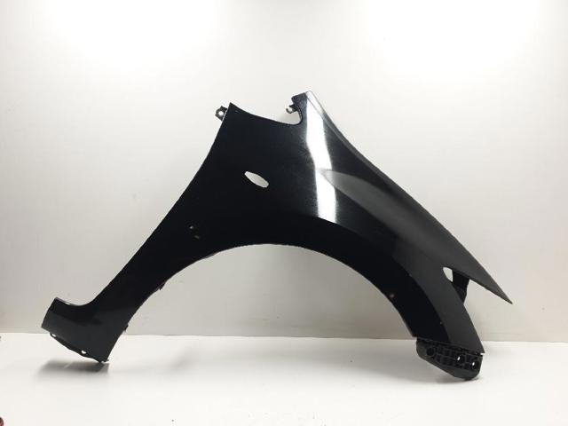 Błotnik przedni prawy Toyota Auris E15