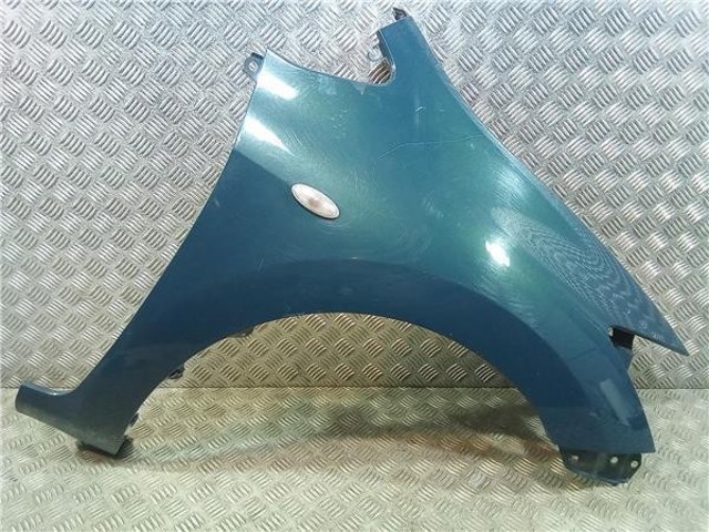 Błotnik przedni prawy Toyota Auris E15