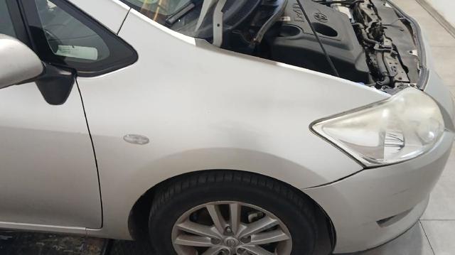 Błotnik przedni prawy Toyota Auris E15