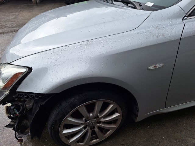 Błotnik Lexus IS