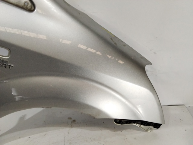 Błotnik przedni prawy 538110F010 TOYOTA