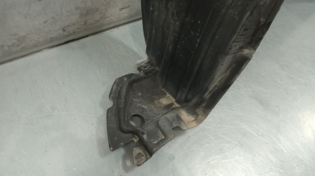 Nadkole błotnika przedniego prawe Toyota Yaris NCP2
