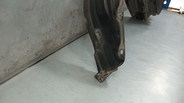 Nadkole błotnika przedniego prawe Toyota Yaris NCP2