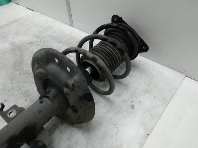 Amortyzator przedni 543025368R RENAULT