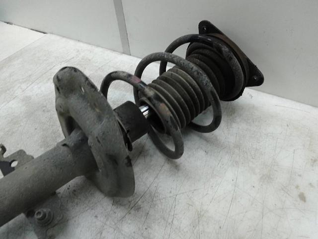 Amortyzator przedni 543025368R RENAULT
