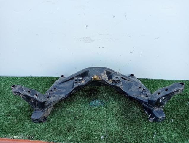 Korpus osi przedniej Nissan Almera 2 N16