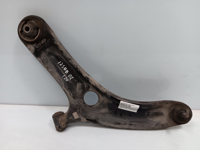 Wahacz zawieszenia przedniego dolny lewy 545001J500 HYUNDAI