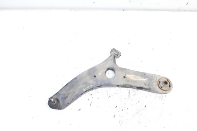 Wahacz zawieszenia przedniego dolny lewy 545001P000 HYUNDAI