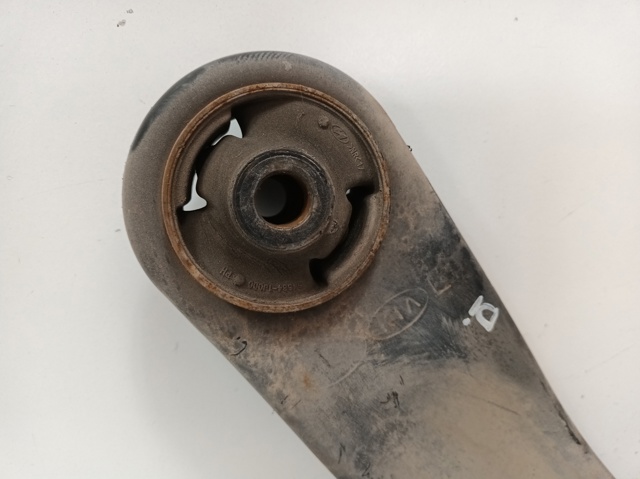 Wahacz zawieszenia przedniego dolny lewy 545001W000 HYUNDAI