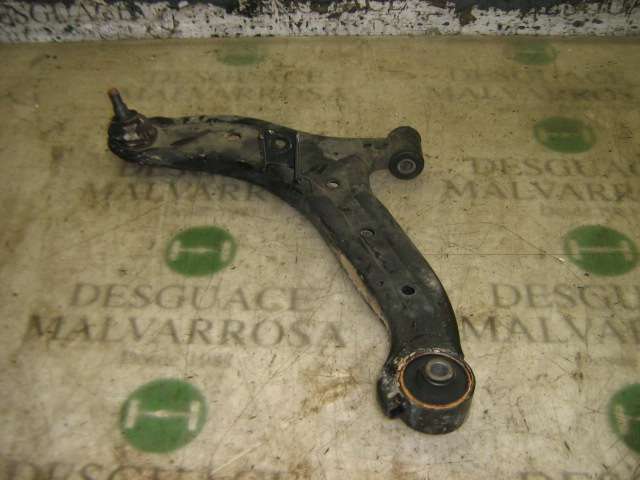 Wahacz zawieszenia przedniego dolny lewy 5450025000 HYUNDAI