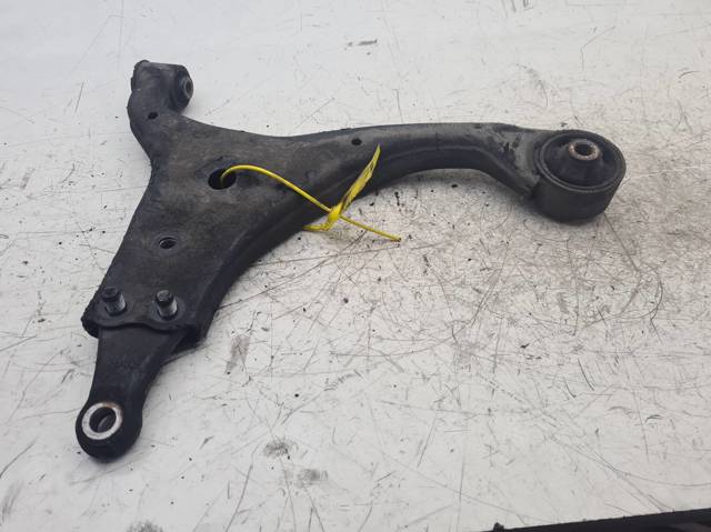 Wahacz zawieszenia przedniego dolny lewy 545002G501 HYUNDAI