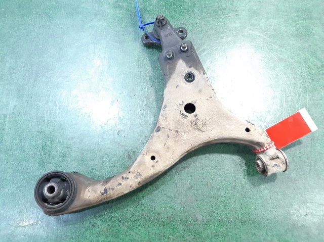 Wahacz zawieszenia przedniego dolny lewy 545002G501 HYUNDAI