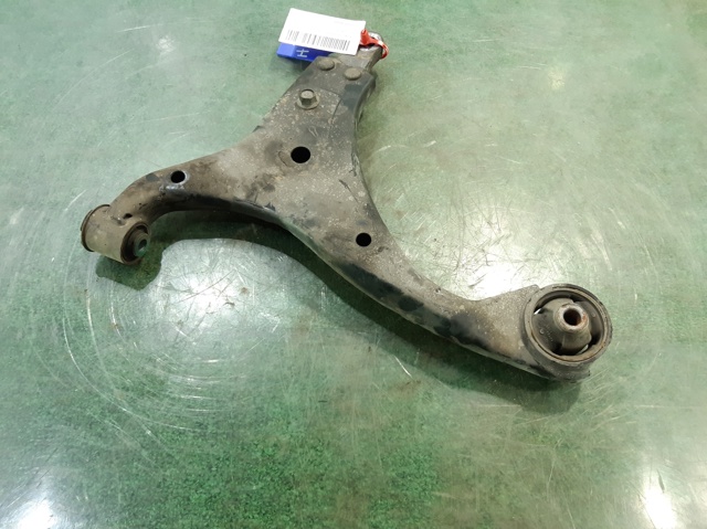 Wahacz zawieszenia przedniego dolny lewy 545002H000 HYUNDAI