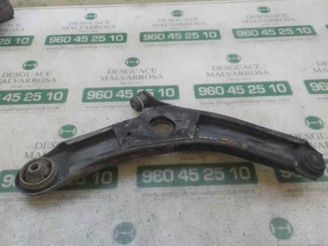 Wahacz zawieszenia przedniego dolny lewy 545002K300 HYUNDAI