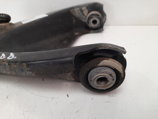 Wahacz zawieszenia przedniego dolny prawy 545004269R RENAULT