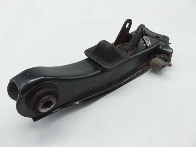 Wahacz zawieszenia przedniego dolny lewy 545004A600 HYUNDAI